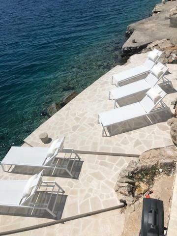Villa Beline Direct Aan Zee, Verwarmd Zwembad En Sauna Tribanj-Kruscica Εξωτερικό φωτογραφία